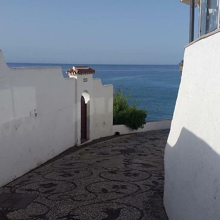 Magnifico piso en Nerja Appartamento Esterno foto